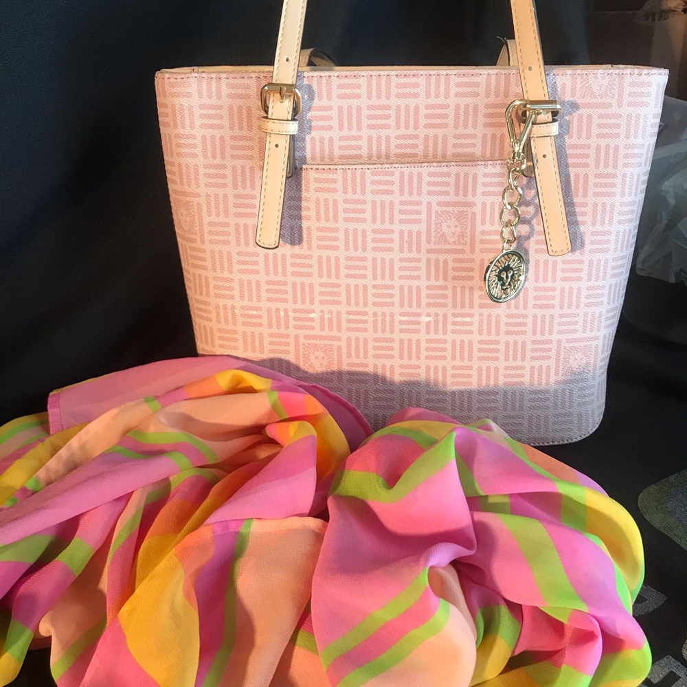 Anne Klein shoulder bag like new pink/white with gold hardware.